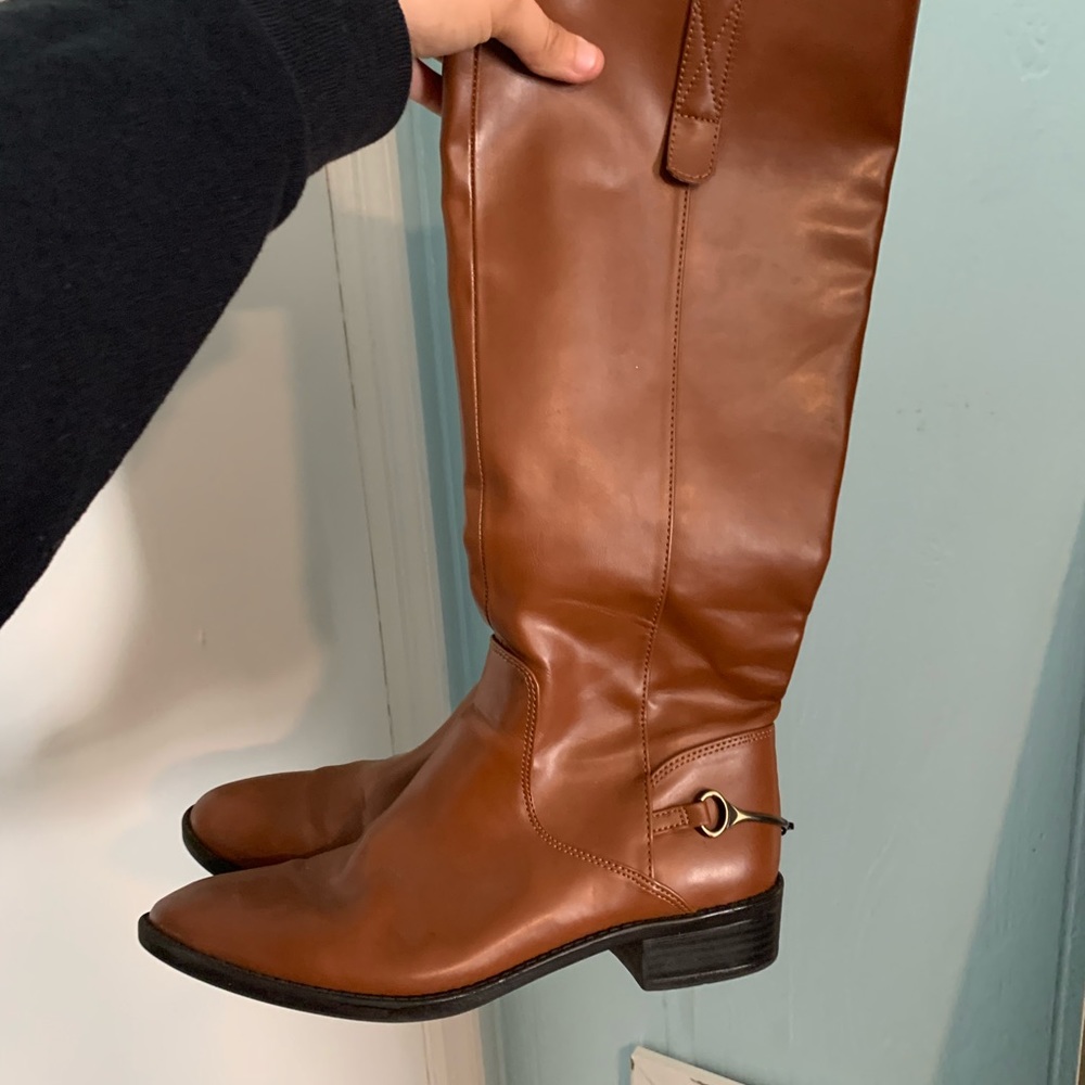 Brown boots size 8 gently used